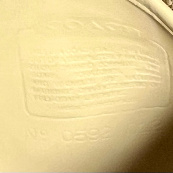 Coach Cream Shoulder Bag - Picture 5 of 5
